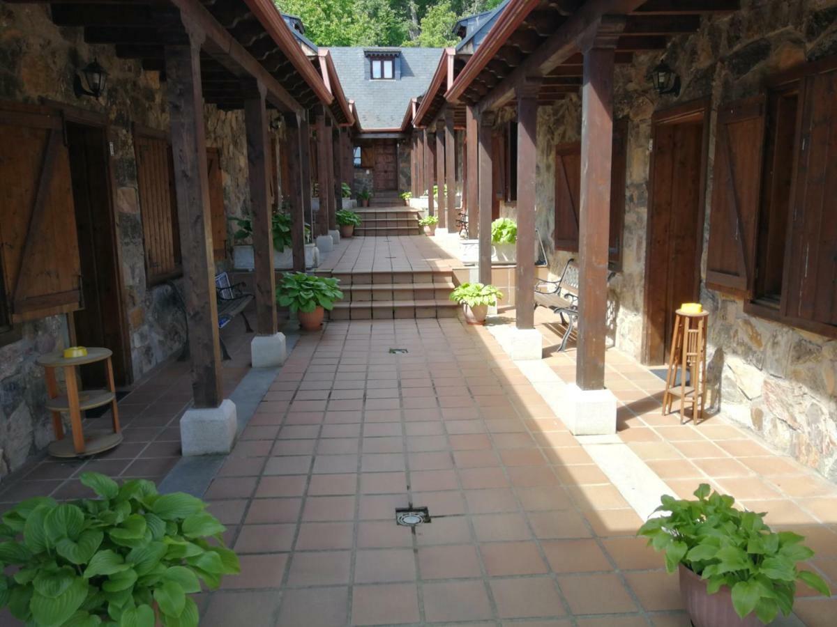 Alojamientos Rurales El Fontano Galende Ngoại thất bức ảnh